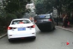 吃瓜群众救车,彰显人间大爱