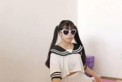 吃瓜萝莉图片,吃瓜萝莉的可爱瞬间