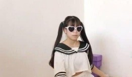 吃瓜萝莉图片,吃瓜萝莉的可爱瞬间