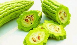 老王小花吃角瓜,共享田园生活美好时光