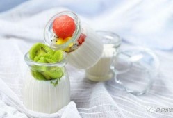 小熊吃酸奶包瓜,小熊的酸奶包瓜美食之旅